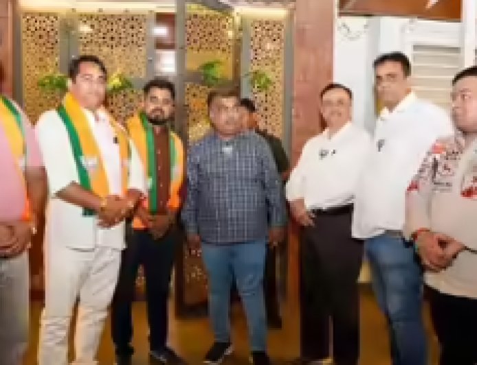 ओमी कलानी गटाला मोठा धक्का; जवळचे सहकारी बृज बिहारी शुक्ला भाजपमध्ये दाखल